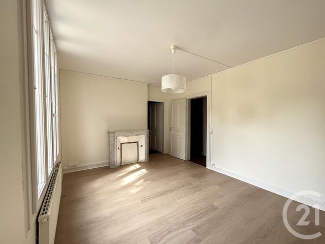 Appartement à louer - 3 pièces - 70.32 m2 - TROYES - 10 - CHAMPAGNE-ARDENNE - Century 21 Martinot Immobilier