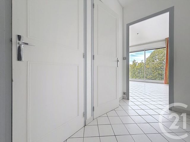 Appartement F2 à louer - 2 pièces - 43.0 m2 - TROYES - 10 - CHAMPAGNE-ARDENNE - Century 21 Martinot Immobilier