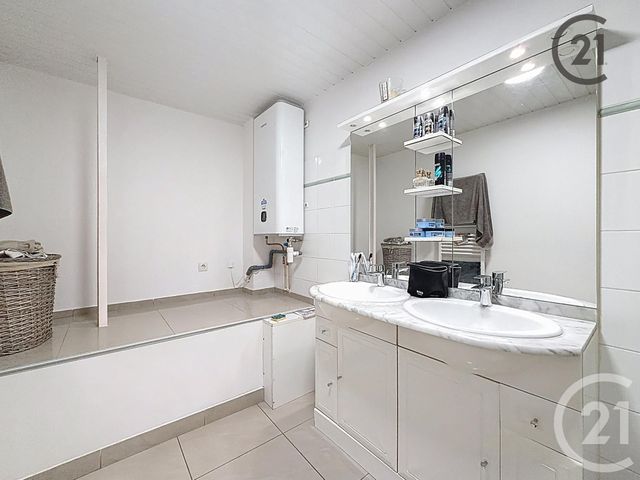 Appartement à vendre - 2 pièces - 58.2 m2 - TROYES - 10 - CHAMPAGNE-ARDENNE - Century 21 Martinot Immobilier