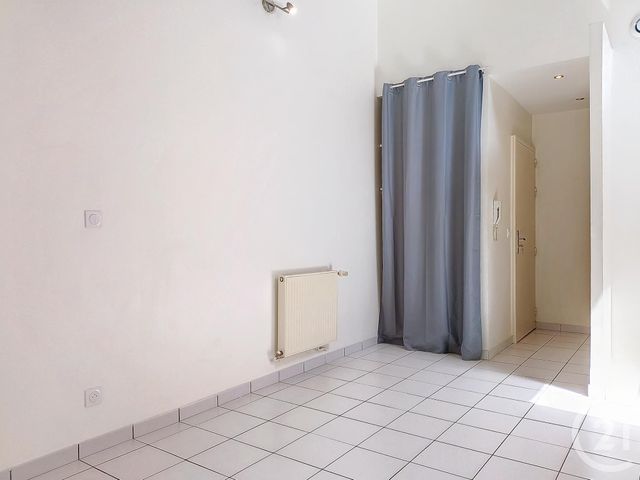 Appartement F3 à louer - 3 pièces - 56.8 m2 - LA CHAPELLE ST LUC - 10 - CHAMPAGNE-ARDENNE - Century 21 Martinot Immobilier