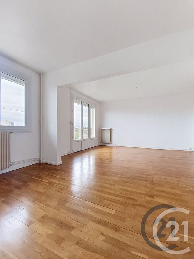 Appartement F4 à louer - 4 pièces - 73.56 m2 - ST ANDRE LES VERGERS - 10 - CHAMPAGNE-ARDENNE - Century 21 Martinot Immobilier