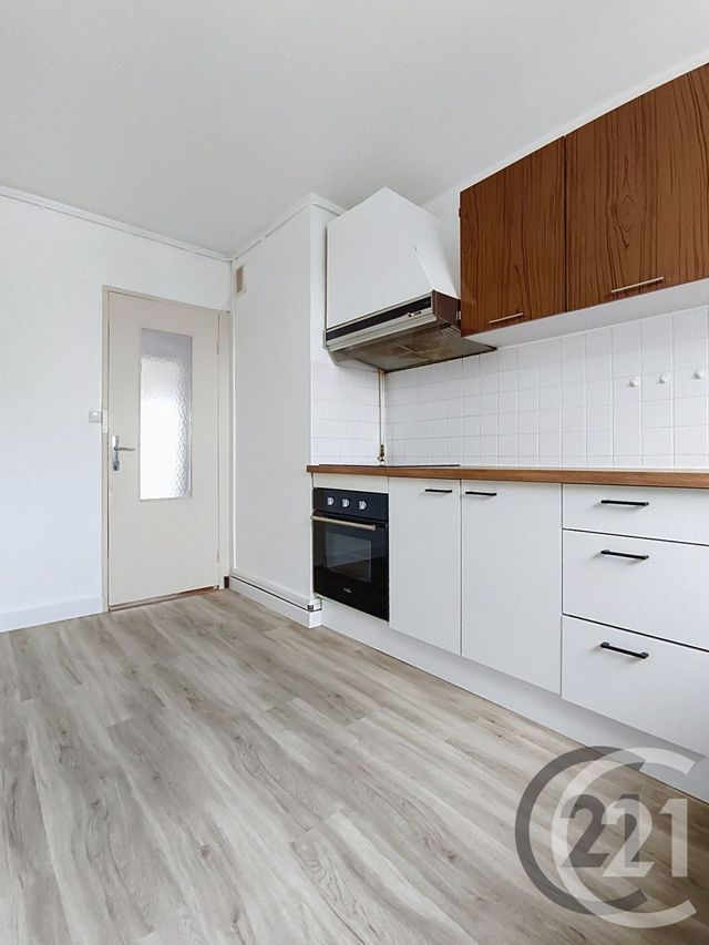 Appartement F4 à louer - 4 pièces - 73.56 m2 - ST ANDRE LES VERGERS - 10 - CHAMPAGNE-ARDENNE - Century 21 Martinot Immobilier