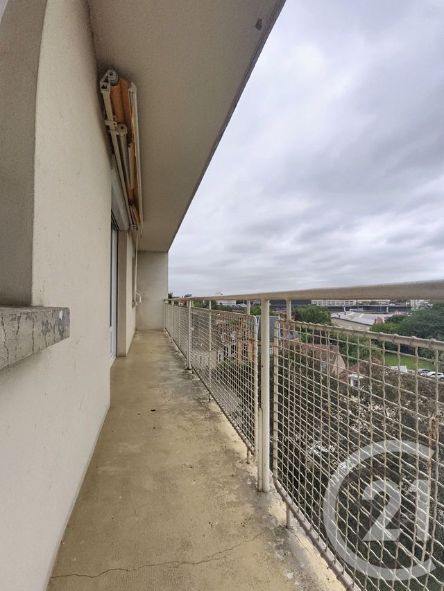 Appartement F4 à louer - 4 pièces - 73.56 m2 - ST ANDRE LES VERGERS - 10 - CHAMPAGNE-ARDENNE - Century 21 Martinot Immobilier