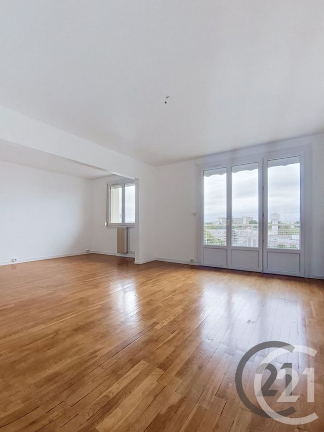 Appartement F4 à louer - 4 pièces - 73.56 m2 - ST ANDRE LES VERGERS - 10 - CHAMPAGNE-ARDENNE - Century 21 Martinot Immobilier