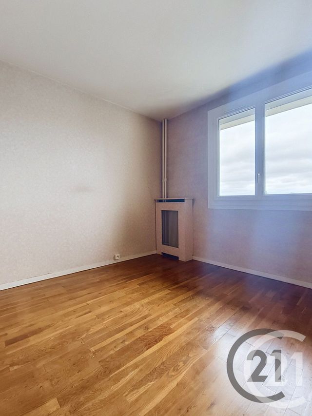 Appartement F4 à louer - 4 pièces - 73.56 m2 - ST ANDRE LES VERGERS - 10 - CHAMPAGNE-ARDENNE - Century 21 Martinot Immobilier