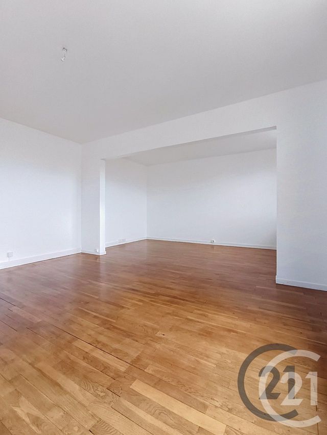 Appartement F4 à louer - 4 pièces - 73.56 m2 - ST ANDRE LES VERGERS - 10 - CHAMPAGNE-ARDENNE - Century 21 Martinot Immobilier