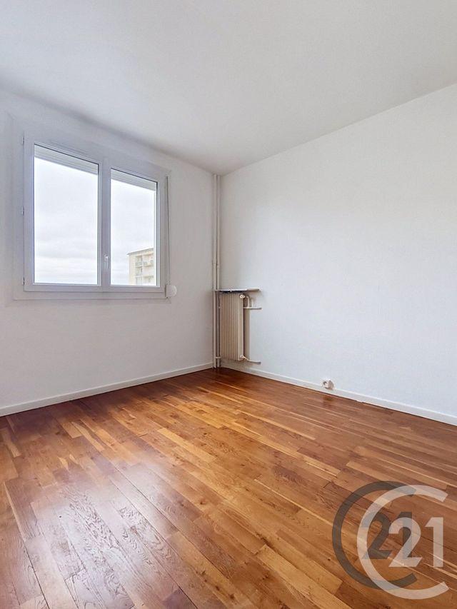 Appartement F4 à louer - 4 pièces - 73.56 m2 - ST ANDRE LES VERGERS - 10 - CHAMPAGNE-ARDENNE - Century 21 Martinot Immobilier