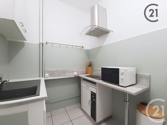 Appartement F2 à louer - 2 pièces - 38.0 m2 - TROYES - 10 - CHAMPAGNE-ARDENNE - Century 21 Martinot Immobilier