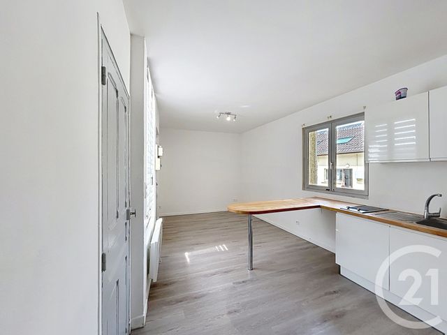 Appartement F1 à louer - 1 pièce - 29.5 m2 - TROYES - 10 - CHAMPAGNE-ARDENNE - Century 21 Martinot Immobilier