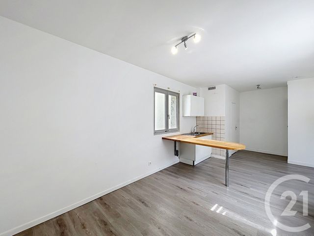 Appartement F1 à louer - 1 pièce - 29.5 m2 - TROYES - 10 - CHAMPAGNE-ARDENNE - Century 21 Martinot Immobilier