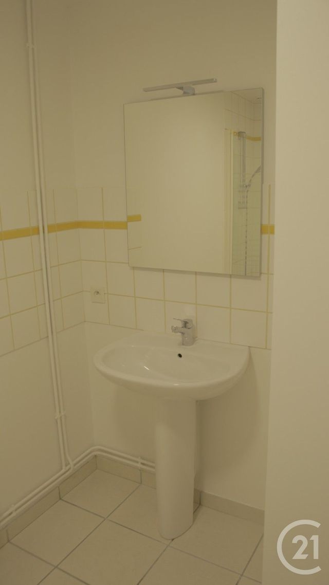 Appartement F3 bis à louer - 3 pièces - 75.9 m2 - STE SAVINE - 10 - CHAMPAGNE-ARDENNE - Century 21 Martinot Immobilier