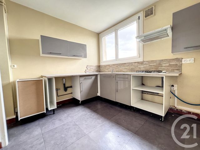 Appartement T3 à louer - 3 pièces - 71.4 m2 - TROYES - 10 - CHAMPAGNE-ARDENNE - Century 21 Martinot Immobilier