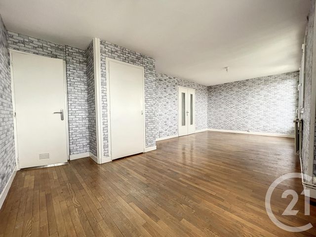 Appartement T3 à louer - 3 pièces - 71.4 m2 - TROYES - 10 - CHAMPAGNE-ARDENNE - Century 21 Martinot Immobilier