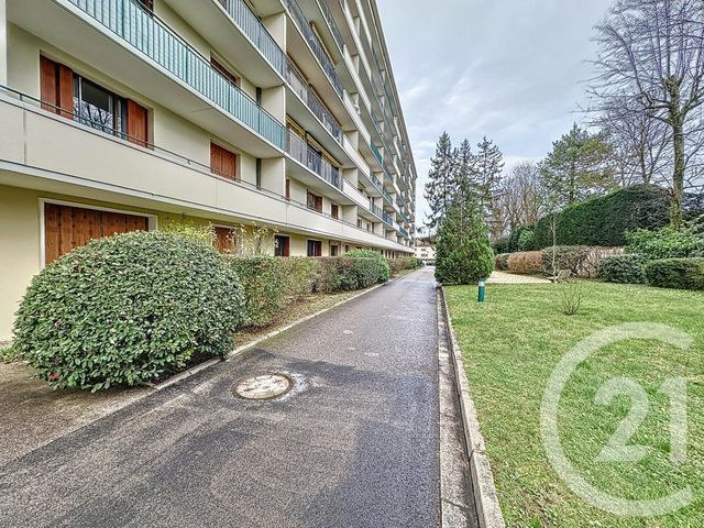 Appartement F1 à louer - 1 pièce - 36.0 m2 - TROYES - 10 - CHAMPAGNE-ARDENNE - Century 21 Martinot Immobilier