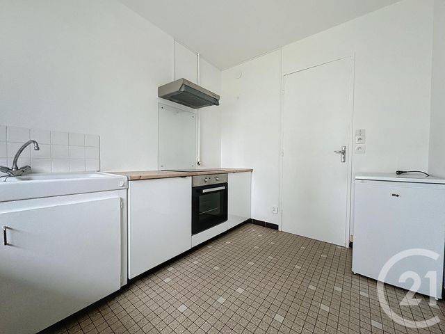 Appartement F1 à louer - 1 pièce - 36.0 m2 - TROYES - 10 - CHAMPAGNE-ARDENNE - Century 21 Martinot Immobilier