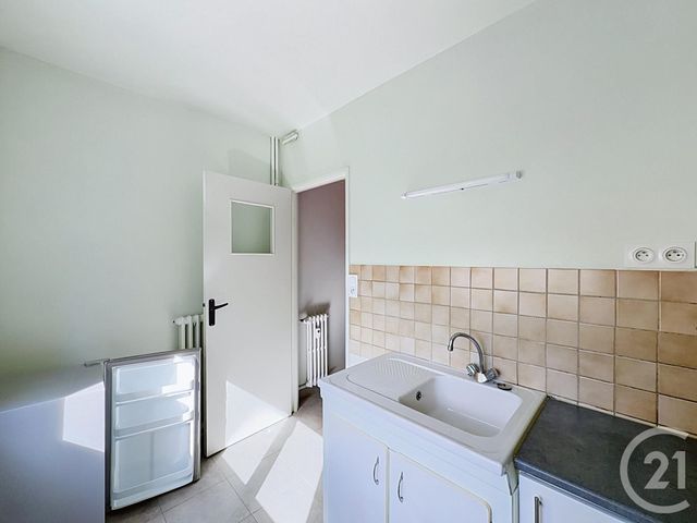 Appartement F1 à louer - 1 pièce - 34.0 m2 - TROYES - 10 - CHAMPAGNE-ARDENNE - Century 21 Martinot Immobilier