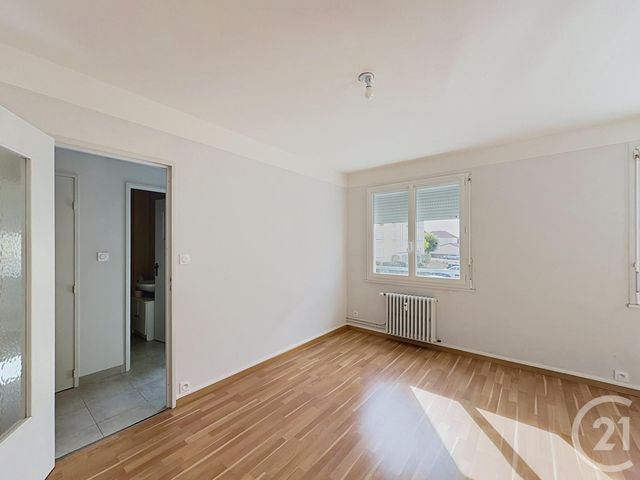 Appartement F1 à louer - 1 pièce - 34.0 m2 - TROYES - 10 - CHAMPAGNE-ARDENNE - Century 21 Martinot Immobilier