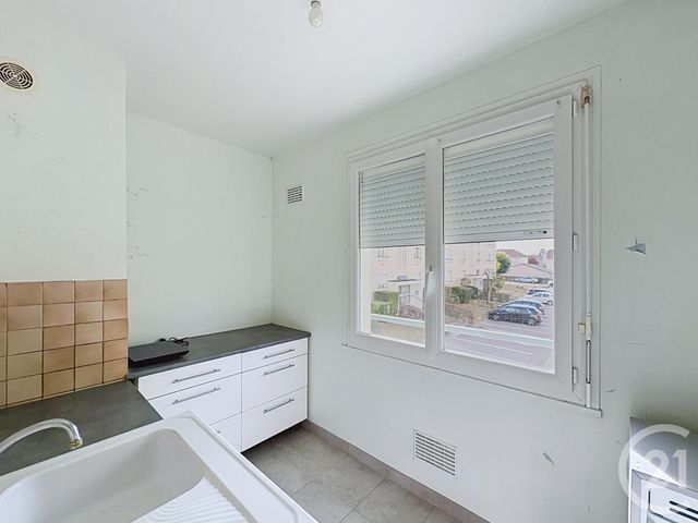 Appartement F1 à louer - 1 pièce - 34.0 m2 - TROYES - 10 - CHAMPAGNE-ARDENNE - Century 21 Martinot Immobilier