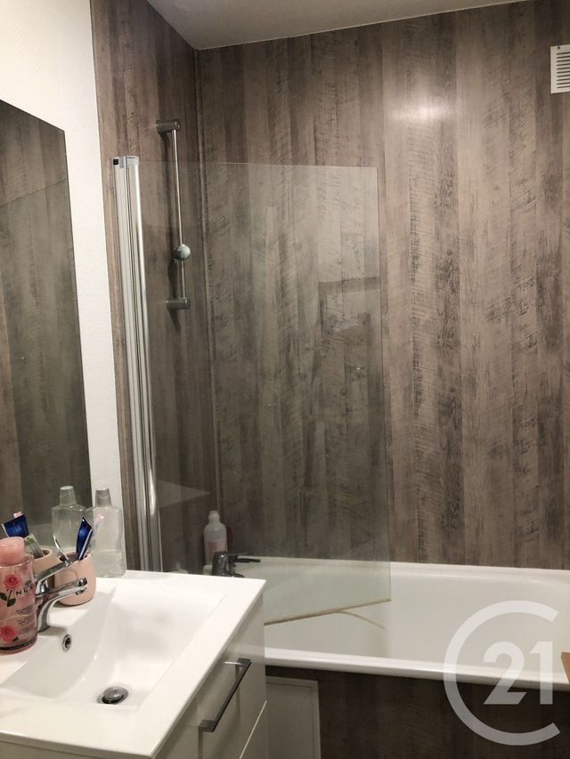 Appartement F1 à louer - 1 pièce - 37.0 m2 - LA CHAPELLE ST LUC - 10 - CHAMPAGNE-ARDENNE - Century 21 Martinot Immobilier