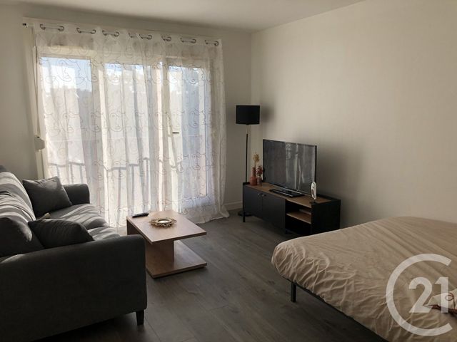 Appartement F1 à louer - 1 pièce - 37.0 m2 - LA CHAPELLE ST LUC - 10 - CHAMPAGNE-ARDENNE - Century 21 Martinot Immobilier