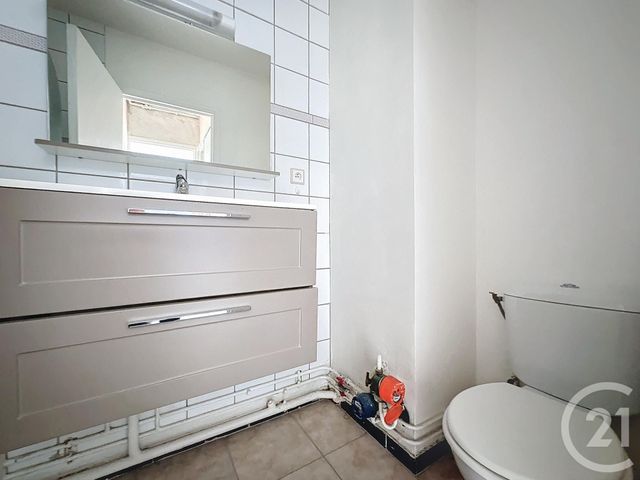 Appartement F1 à louer - 1 pièce - 26.0 m2 - TROYES - 10 - CHAMPAGNE-ARDENNE - Century 21 Martinot Immobilier