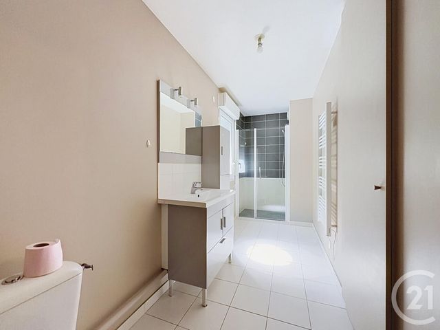 Appartement T3 à louer - 3 pièces - 69.19 m2 - ST ANDRE LES VERGERS - 10 - CHAMPAGNE-ARDENNE - Century 21 Martinot Immobilier