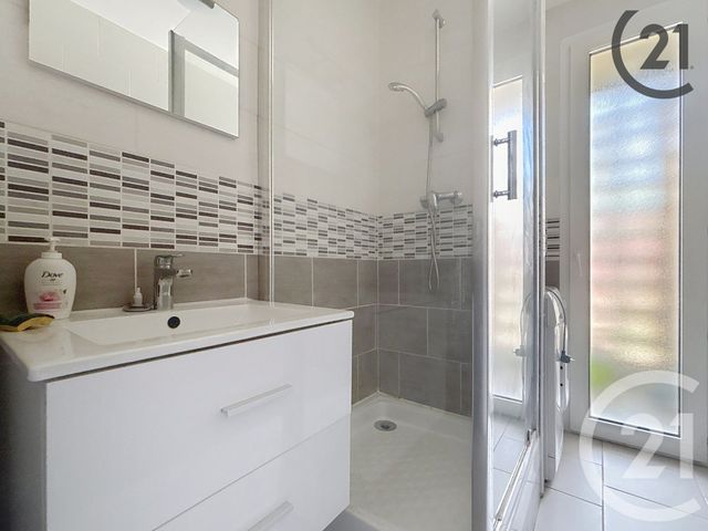 Appartement F2 à louer - 2 pièces - 44.0 m2 - 10 - CHAMPAGNE-ARDENNE - Century 21 Martinot Immobilier