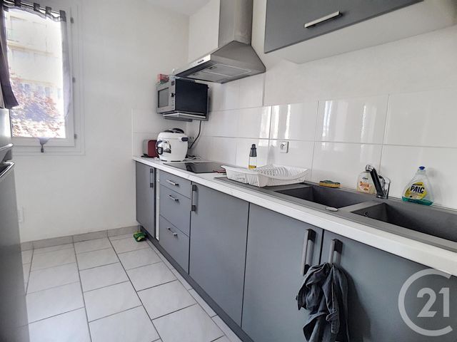 Appartement F2 à louer - 2 pièces - 44.0 m2 - 10 - CHAMPAGNE-ARDENNE - Century 21 Martinot Immobilier
