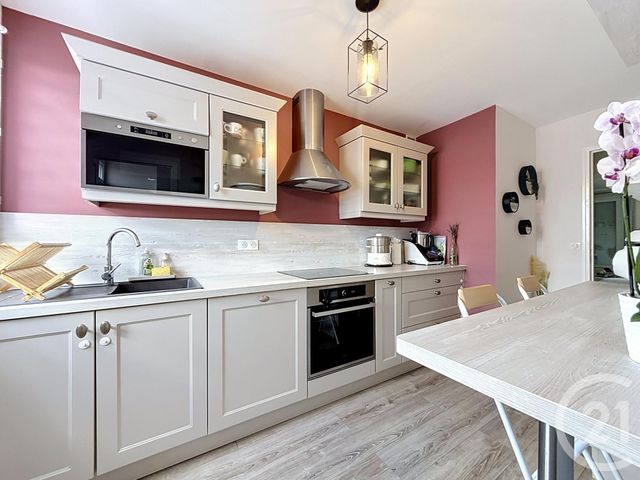 Appartement F4 à vendre - 4 pièces - 77.83 m2 - ST JULIEN LES VILLAS - 10 - CHAMPAGNE-ARDENNE - Century 21 Martinot Immobilier