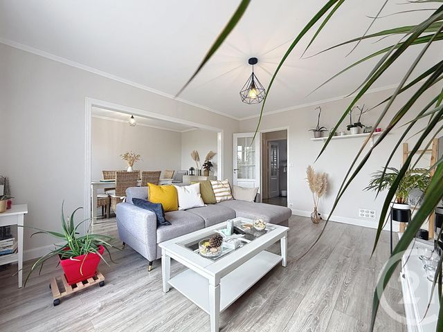 Appartement F4 à vendre - 4 pièces - 77.83 m2 - ST JULIEN LES VILLAS - 10 - CHAMPAGNE-ARDENNE - Century 21 Martinot Immobilier