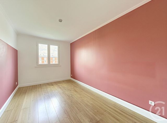 Appartement F4 à vendre - 4 pièces - 77.83 m2 - ST JULIEN LES VILLAS - 10 - CHAMPAGNE-ARDENNE - Century 21 Martinot Immobilier