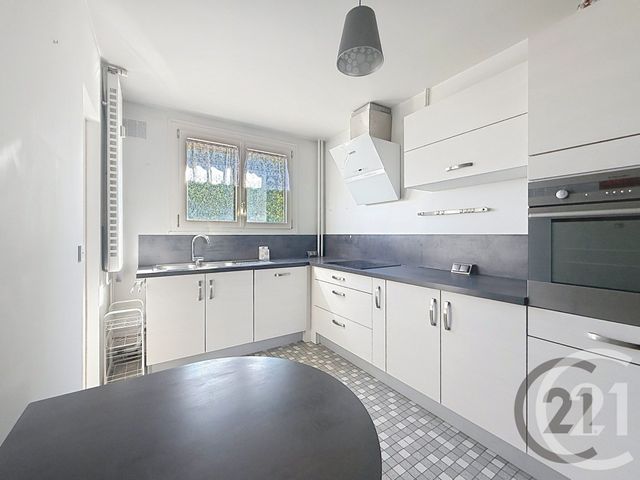 Appartement F3 à vendre - 3 pièces - 71.6 m2 - TROYES - 10 - CHAMPAGNE-ARDENNE - Century 21 Martinot Immobilier