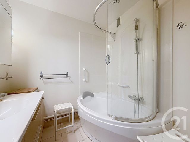Appartement F3 à vendre - 3 pièces - 71.6 m2 - TROYES - 10 - CHAMPAGNE-ARDENNE - Century 21 Martinot Immobilier