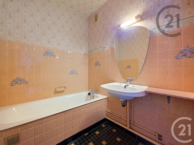 Appartement F5 à vendre - 5 pièces - 99.0 m2 - TROYES - 10 - CHAMPAGNE-ARDENNE - Century 21 Martinot Immobilier