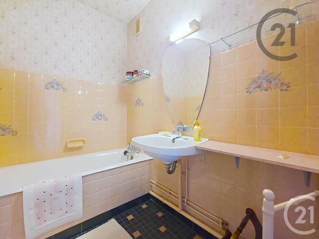 Appartement F5 à vendre - 5 pièces - 99.0 m2 - TROYES - 10 - CHAMPAGNE-ARDENNE - Century 21 Martinot Immobilier