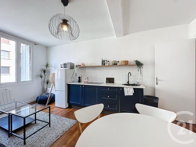Appartement T4 à louer - 4 pièces - 68.33 m2 - TROYES - 10 - CHAMPAGNE-ARDENNE - Century 21 Martinot Immobilier