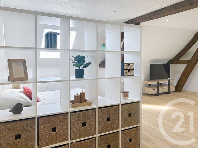 Appartement F1 à louer - 1 pièce - 50.4 m2 - TROYES - 10 - CHAMPAGNE-ARDENNE - Century 21 Martinot Immobilier