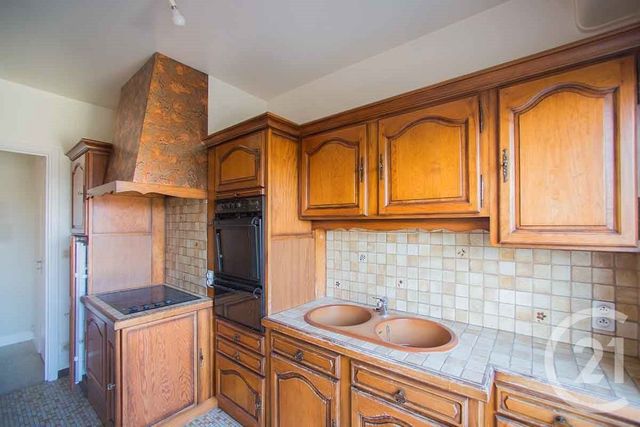 Appartement F2 à louer - 2 pièces - 45.56 m2 - TROYES - 10 - CHAMPAGNE-ARDENNE - Century 21 Martinot Immobilier