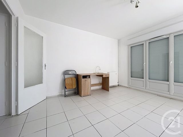 Appartement F1 à louer - 1 pièce - 26.76 m2 - ST JULIEN LES VILLAS - 10 - CHAMPAGNE-ARDENNE - Century 21 Martinot Immobilier