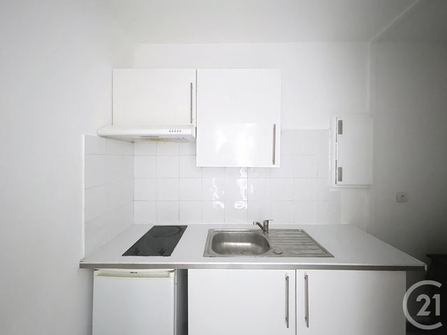 Appartement F1 à louer - 1 pièce - 26.76 m2 - ST JULIEN LES VILLAS - 10 - CHAMPAGNE-ARDENNE - Century 21 Martinot Immobilier