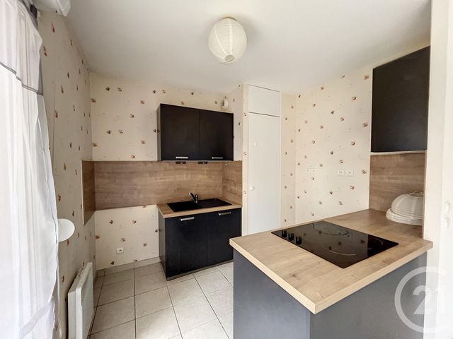 Appartement F3 à louer - 3 pièces - 65.8 m2 - TROYES - 10 - CHAMPAGNE-ARDENNE - Century 21 Martinot Immobilier