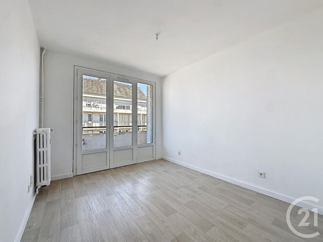 Appartement F5 à vendre - 5 pièces - 83.86 m2 - TROYES - 10 - CHAMPAGNE-ARDENNE - Century 21 Martinot Immobilier