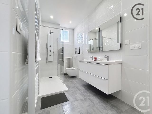 Appartement à vendre - 5 pièces - 120.0 m2 - TROYES - 10 - CHAMPAGNE-ARDENNE - Century 21 Martinot Immobilier