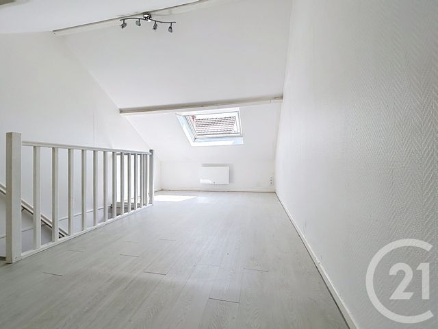Appartement Duplex à louer - 2 pièces - 26.58 m2 - TROYES - 10 - CHAMPAGNE-ARDENNE - Century 21 Martinot Immobilier