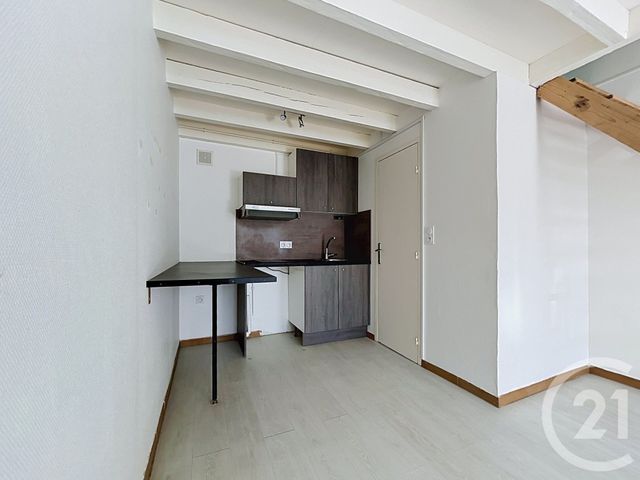 Appartement Duplex à louer - 2 pièces - 26.58 m2 - TROYES - 10 - CHAMPAGNE-ARDENNE - Century 21 Martinot Immobilier