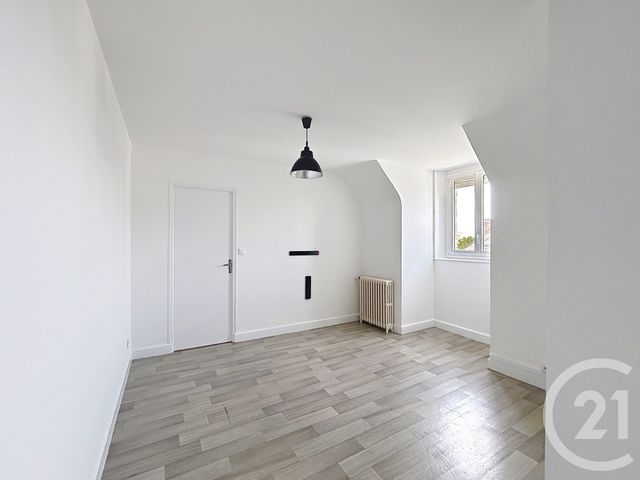 Appartement à louer - 2 pièces - 43.0 m2 - TROYES - 10 - CHAMPAGNE-ARDENNE - Century 21 Martinot Immobilier
