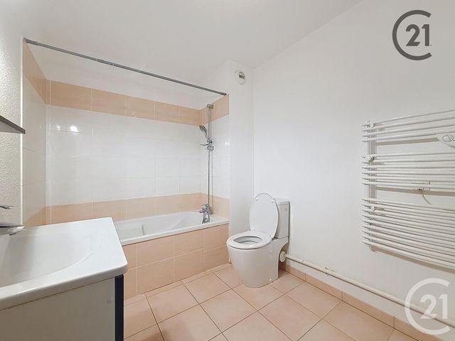 Appartement T2 à louer - 2 pièces - 39.0 m2 - STE SAVINE - 10 - CHAMPAGNE-ARDENNE - Century 21 Martinot Immobilier