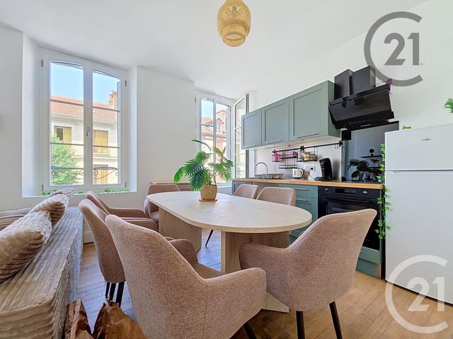 Appartement F5 à vendre - 5 pièces - 85.62 m2 - STE SAVINE - 10 - CHAMPAGNE-ARDENNE - Century 21 Martinot Immobilier