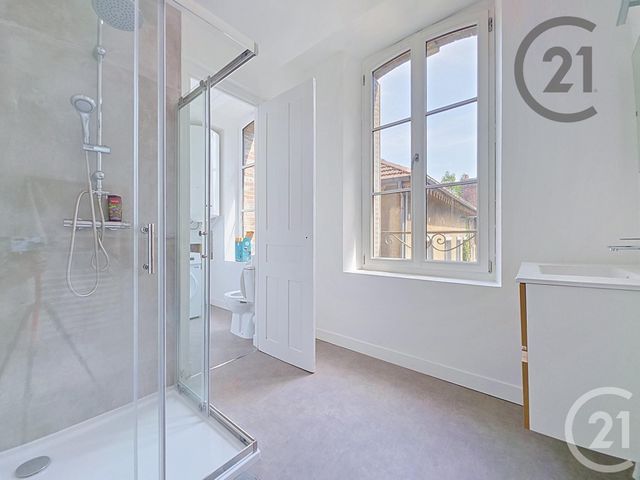 Appartement F5 à vendre - 5 pièces - 85.62 m2 - STE SAVINE - 10 - CHAMPAGNE-ARDENNE - Century 21 Martinot Immobilier
