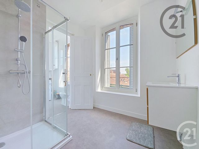 Appartement F5 à vendre - 5 pièces - 85.62 m2 - STE SAVINE - 10 - CHAMPAGNE-ARDENNE - Century 21 Martinot Immobilier